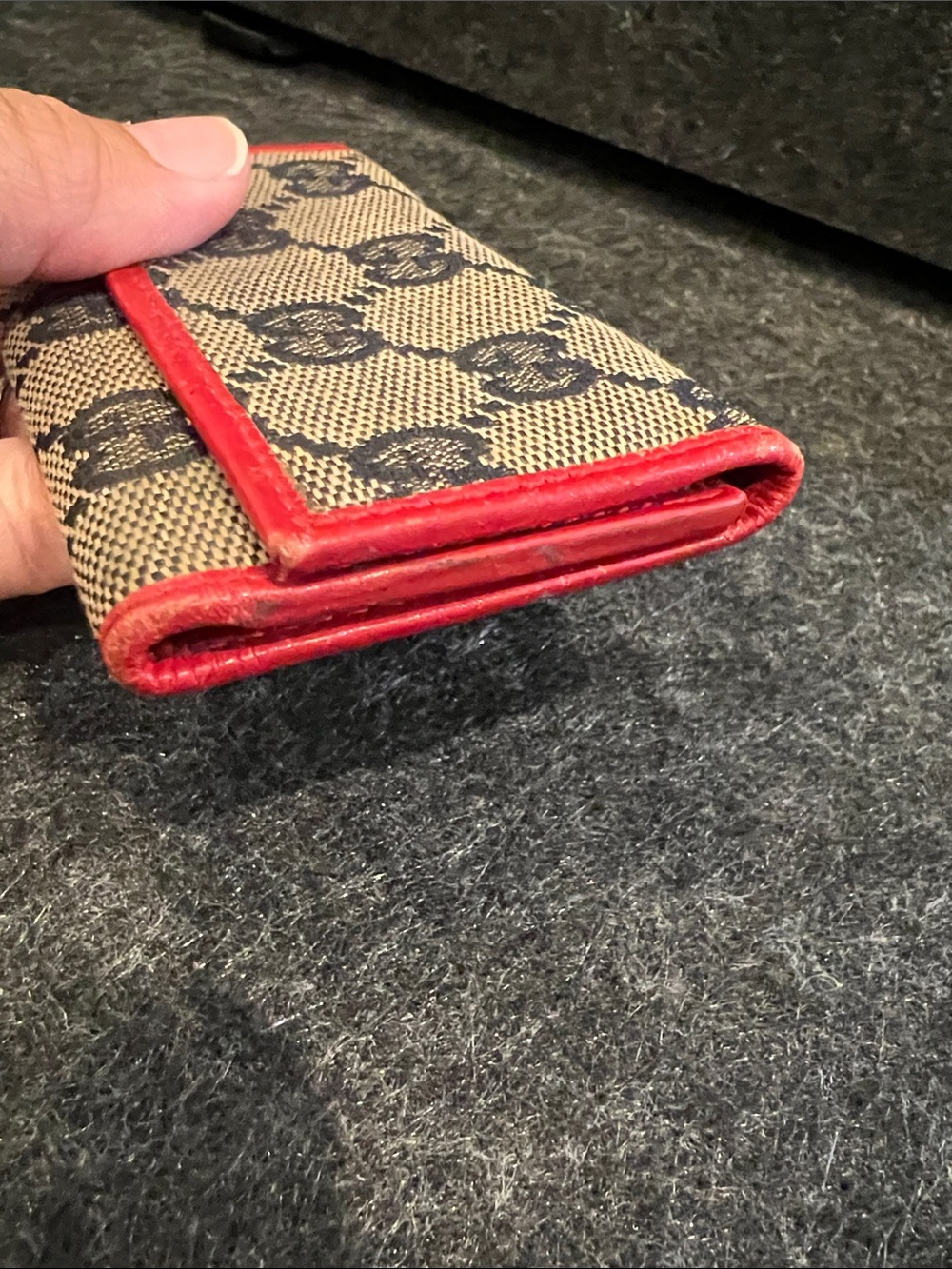 Gucci Beige Monogram Canvas Key Case with Red Trim Authentic - Picture 9 of 9